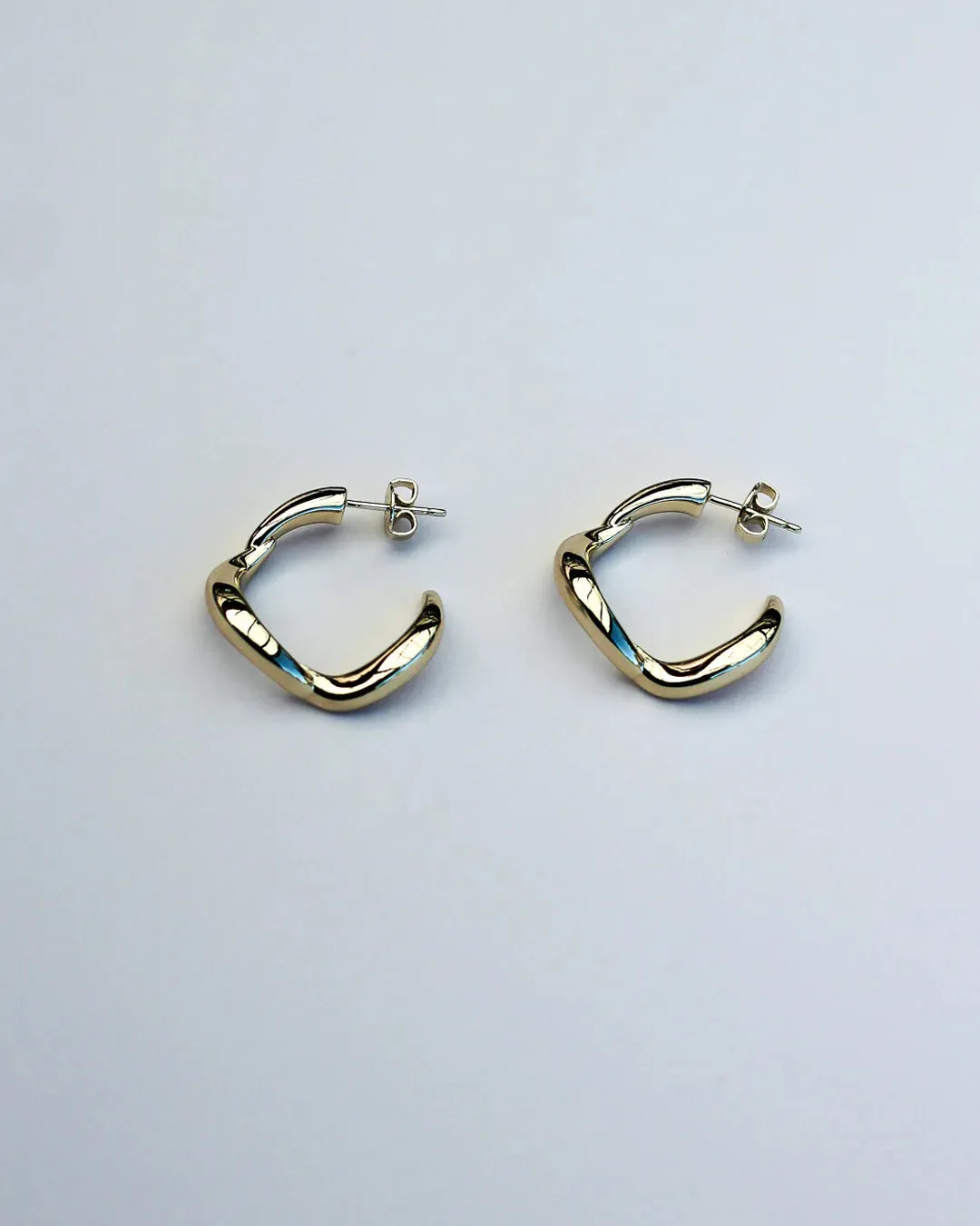 F&H STUDIOS Wave Hoop Earrings Small GOLD