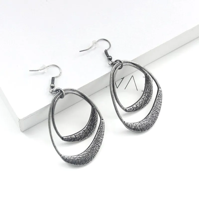 Irregular Fashion Shaped Geometric Earring - 2 colors