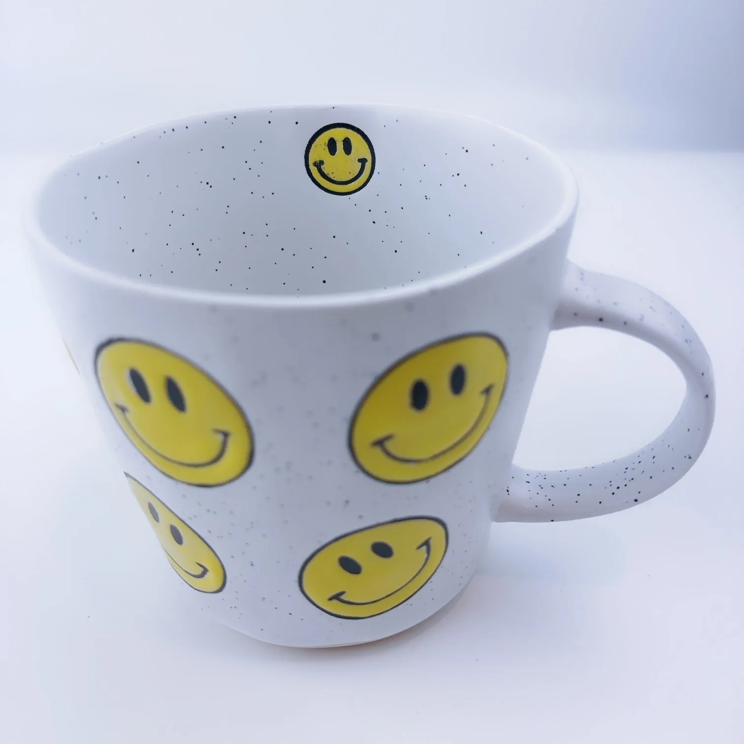 Spectrum Designz Yellow Smiley Face Coffee Mug Tea Cup 21 oz